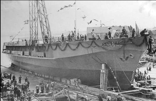 Спуск В.Чкалова на воду на верфи в Висмаре 9cf0fe1eccc700432dbd0d352cc57b7e (1).jpg